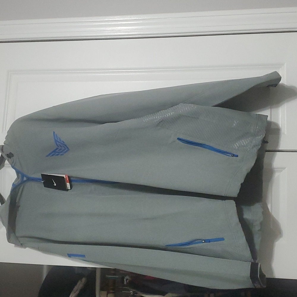 Nike half zip water resistant pullover jacket